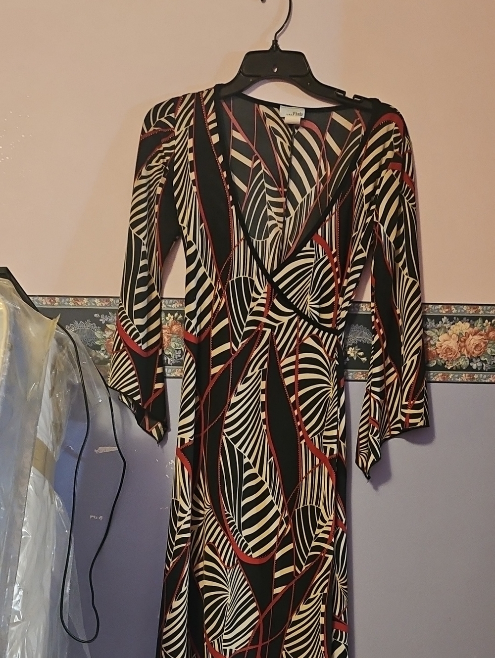 Vizio Long-Sleeve Abstract Wrap Dress in Black, Cream & Red